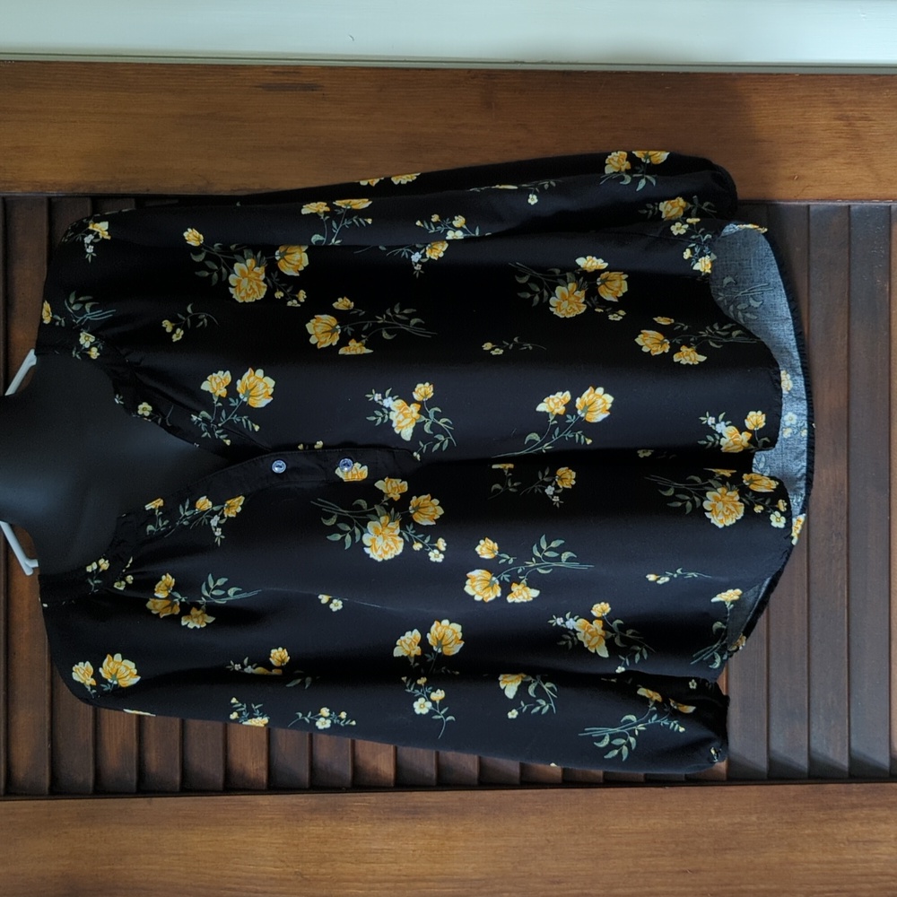 Old Navy size large black blouse with yellow flowers